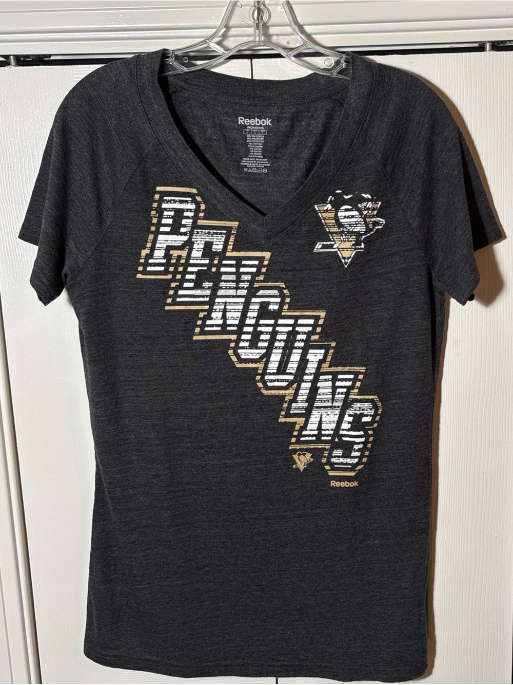 Reebok NHL Pittsburgh Penguins Heathered Black/Gray V-neck T-Shirt Large NWT